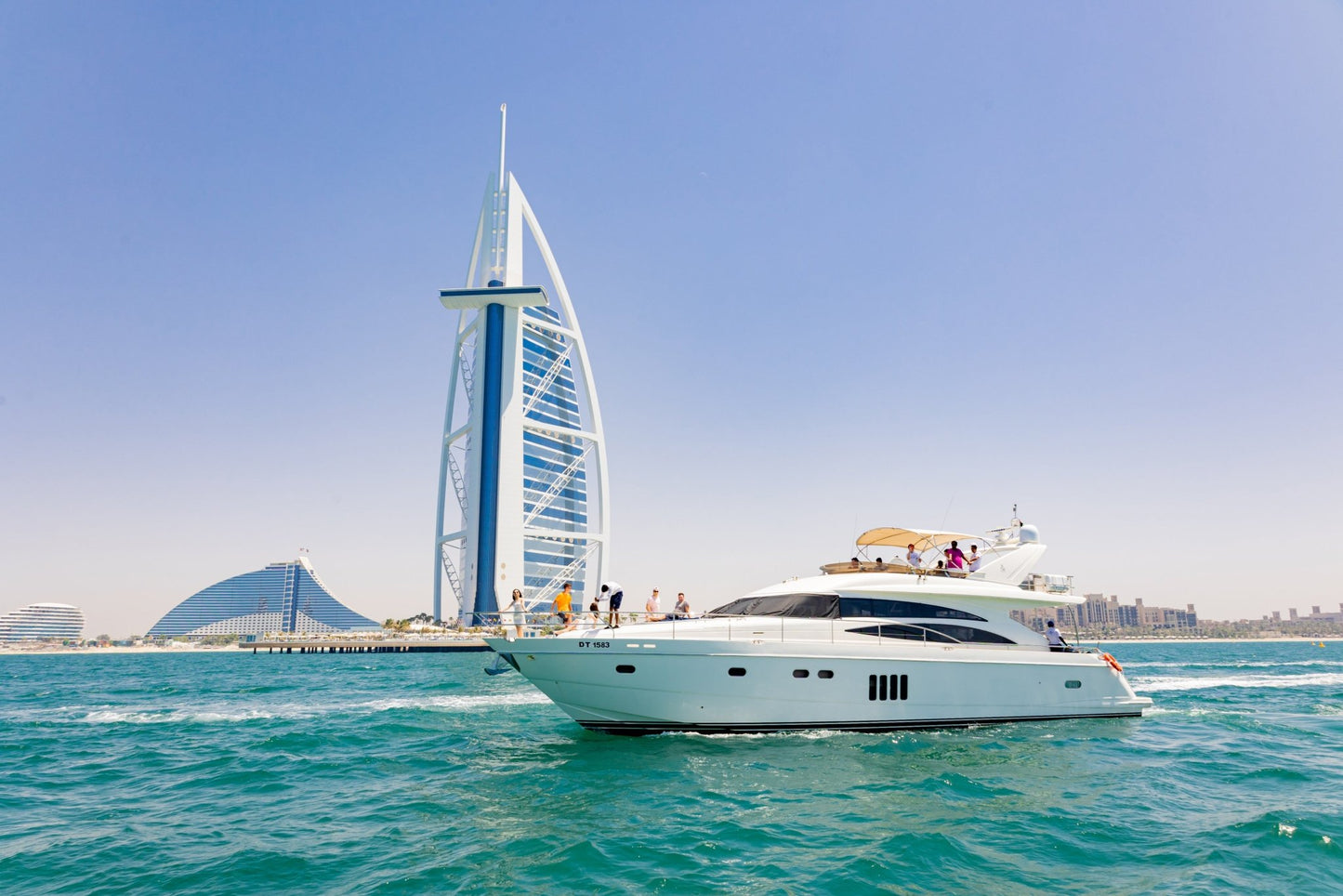 Dubai: Excursão matinal de iate de luxo no Burj com café da manhã
