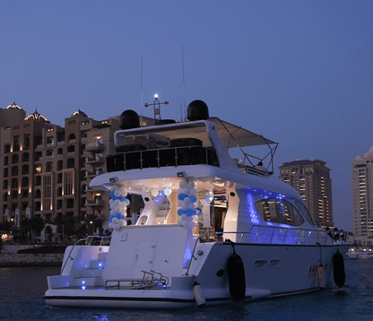 Doha: viagem noturna de iate e jantar