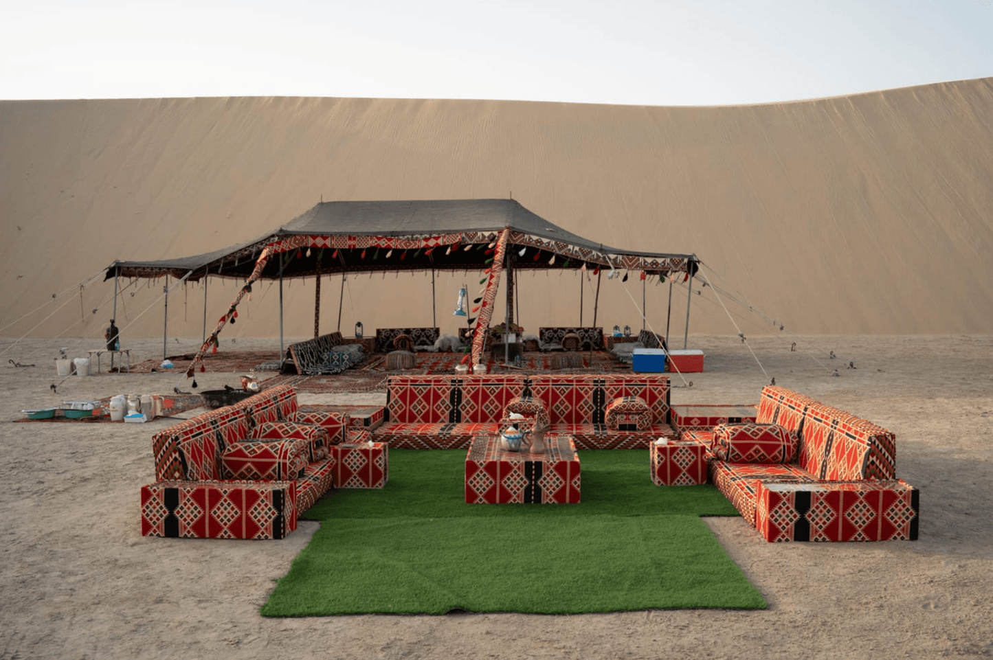 Doha : safari VIP d'une journée dans le désert avec dîner traditionnel de style bédouin