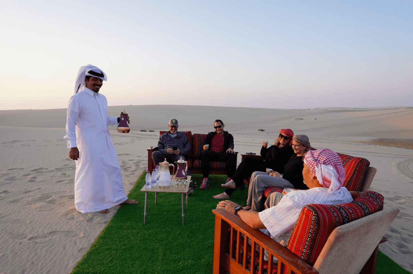 Doha : safari VIP d'une journée dans le désert avec dîner traditionnel de style bédouin