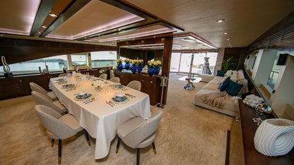 Dubai: Morning Superyacht Experience