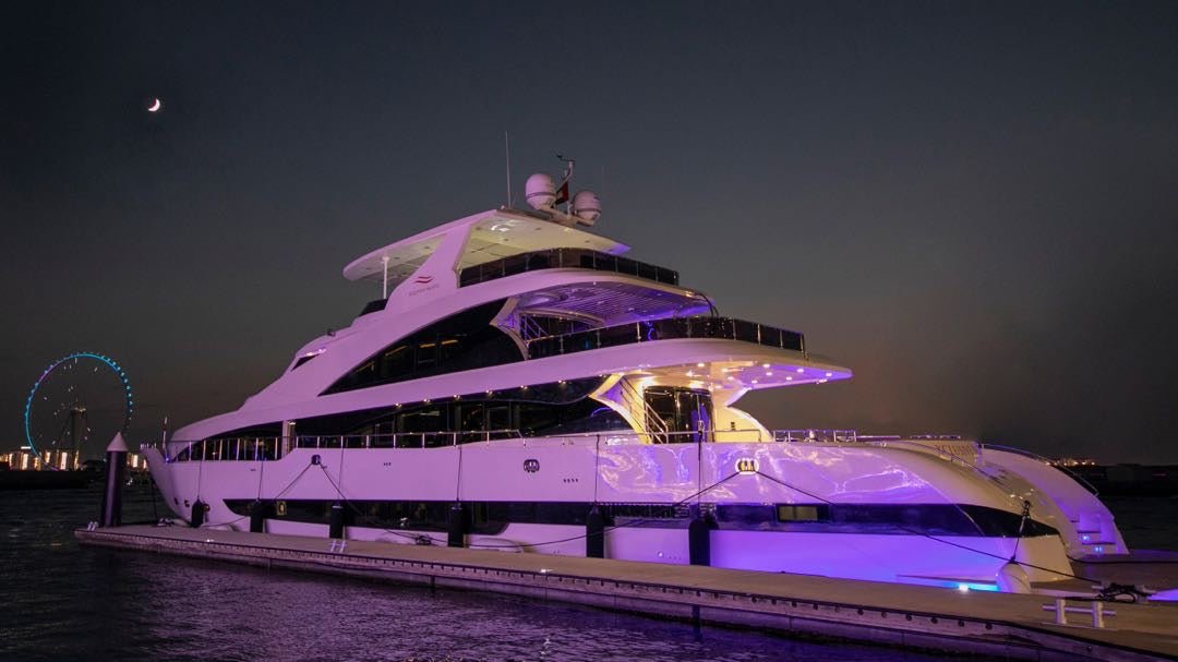 Dubai: Evening Superyacht Experience