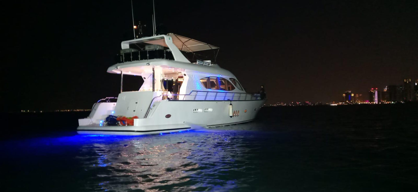 Doha: Couples Romantic Dinner on a Luxury Yacht