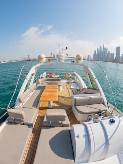 Dubai: Lana 62 Fuß Luxusyacht, Privatvermietung