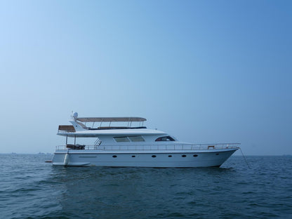 Doha: Couples Romantic Dinner on a Luxury Yacht