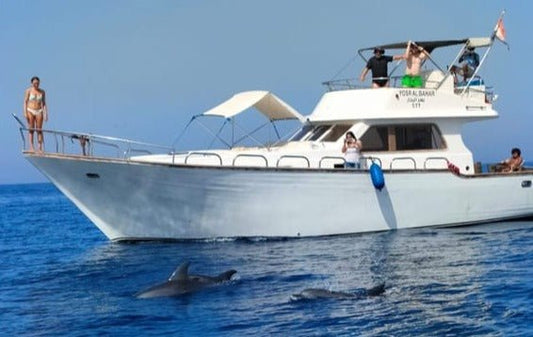 Hurghada: Prywatna wycieczka łodzią Yasser z nurkowaniem z lunchem i napojami bezalkoholowymi
