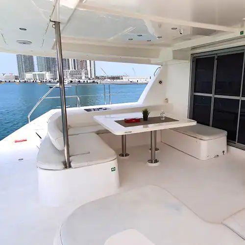 Dubái: paseo en barco privado por la laguna de 65 pies