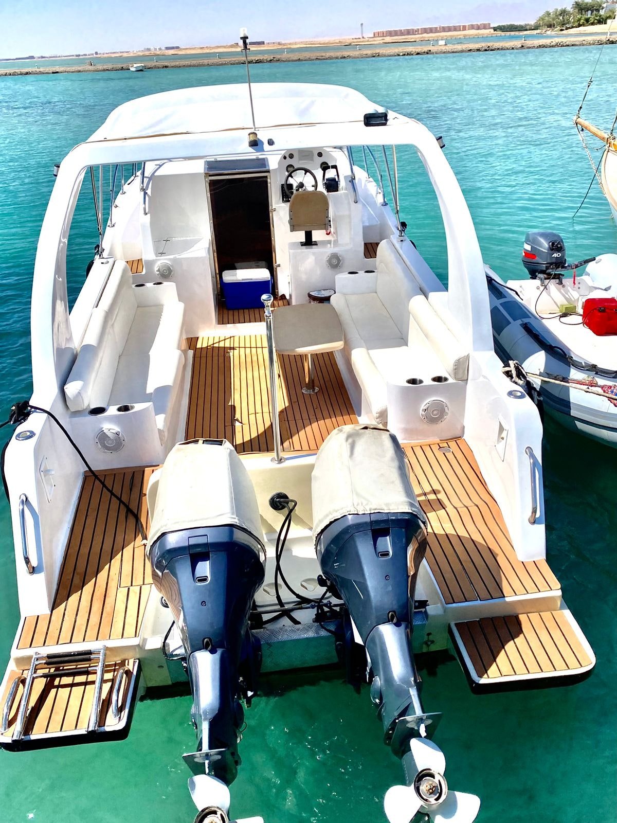 El Gouna: Moods Private Speedboat Rental to Bayoud